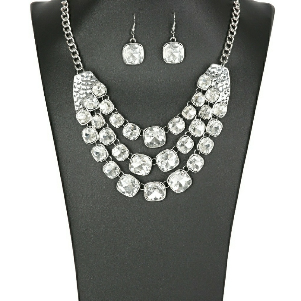 Women Necklace with free earrings